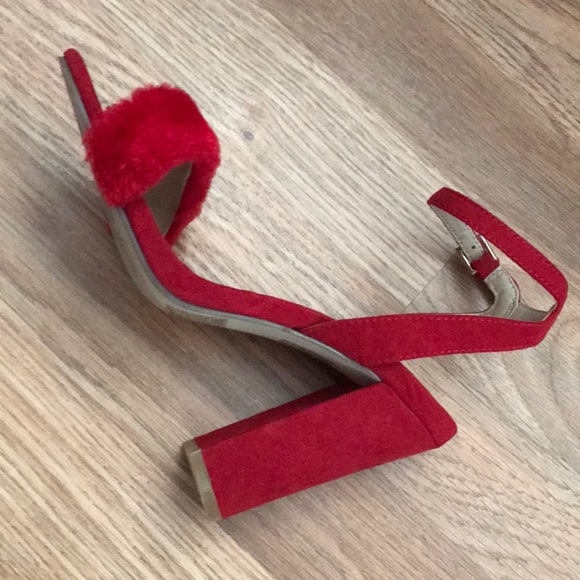 Red heels - Picture 4 of 5